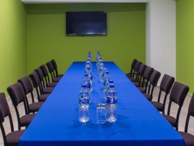 Express Aeropuerto By Ihg 4*